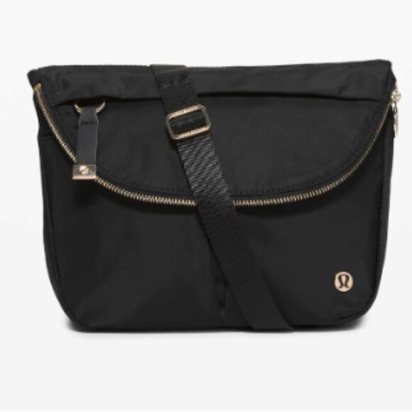 lululemon athletica Handbags - Lululemon All Night Festival Bag *5L Black / Gold